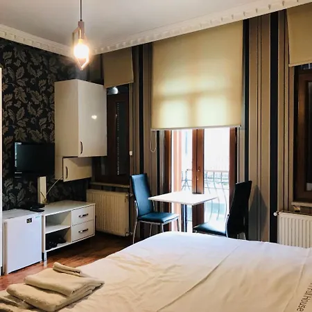Full House Boutique Apart Otel