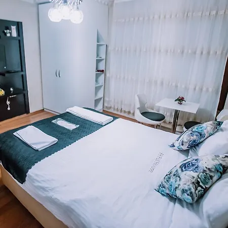 Full House Boutique Apartmanhotel