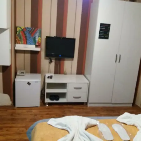 Full House Boutique Apartmanhotel 3*