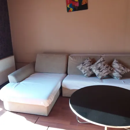 Full House Boutique Aparthotel